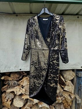 Halston Heritage Black and Gold Sequin Long Sleeve Evening Wrap Dress Sz. 4